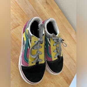 Vans girl shoes size 9